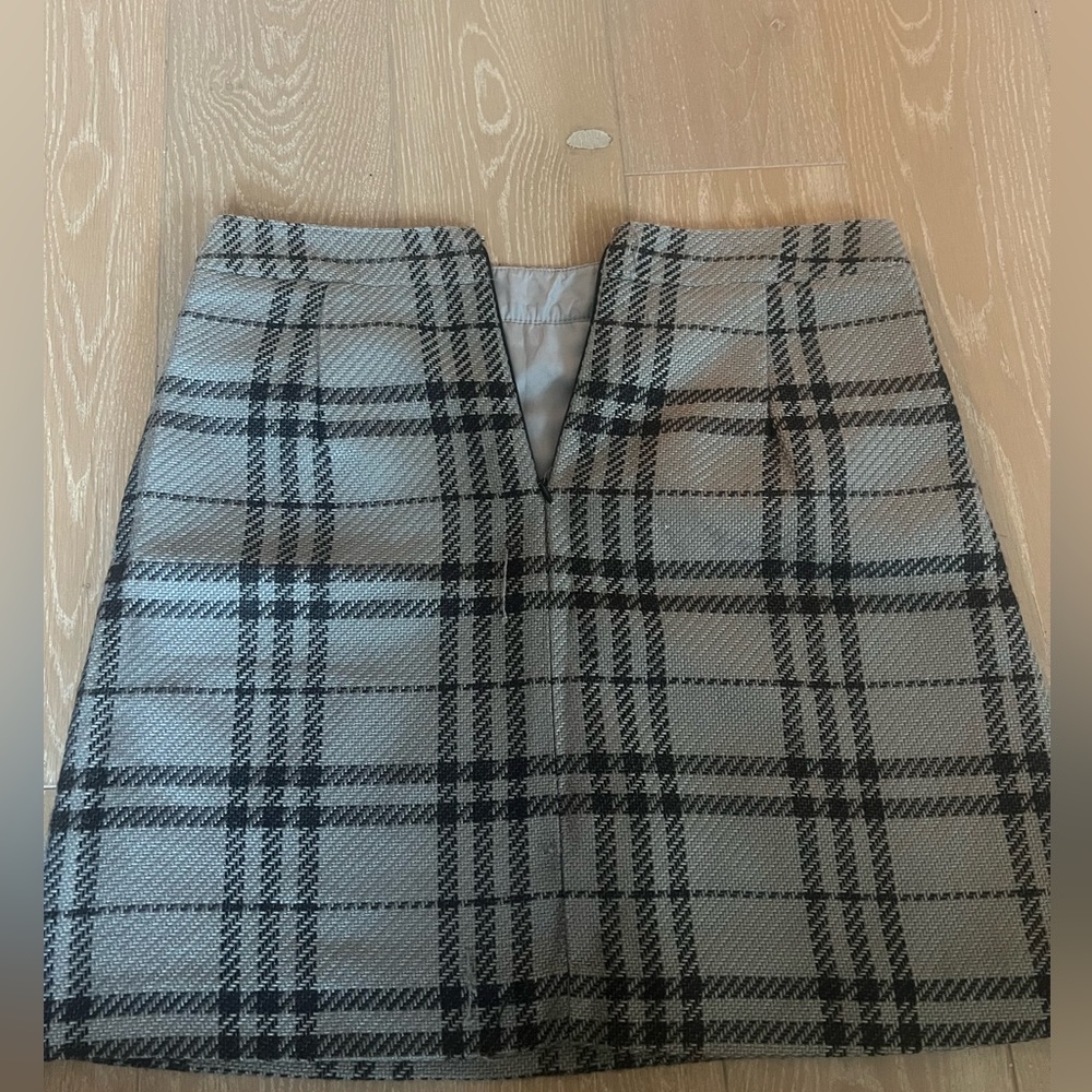 J. Crew Grey and Black Plaid Academia High Waist Mini Skirt with pockets - Picture 2 of 5